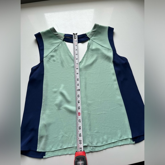 BCBGMaxAzria Crosby Top Size S - Picture 5 of 9